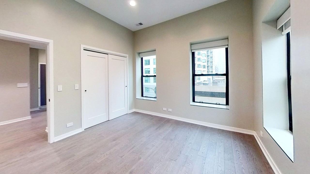 670 N. Clark - Photo 7 of 23