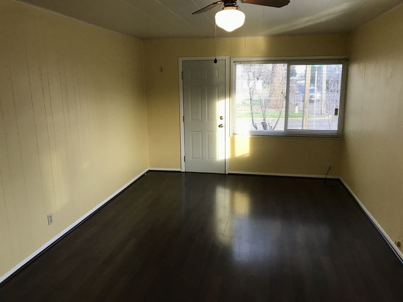 026-Lewis Street 6-Plex - Photo 4 of 11