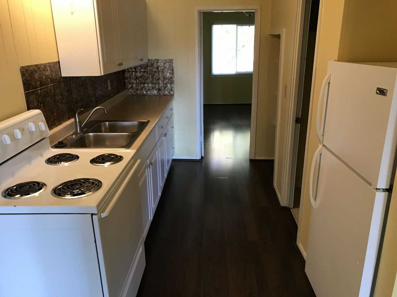 026-Lewis Street 6-Plex - Photo 7 of 11