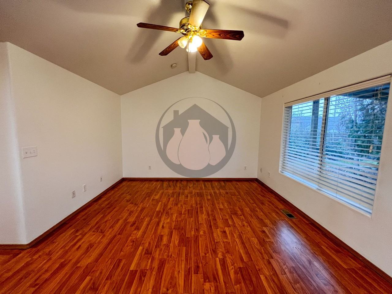 3377 Siuslaw Ave Ne - Photo 2 of 19