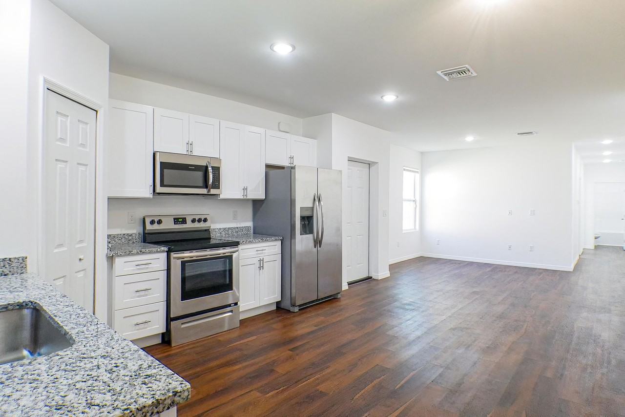 2256 French St - Photo 3 of 18