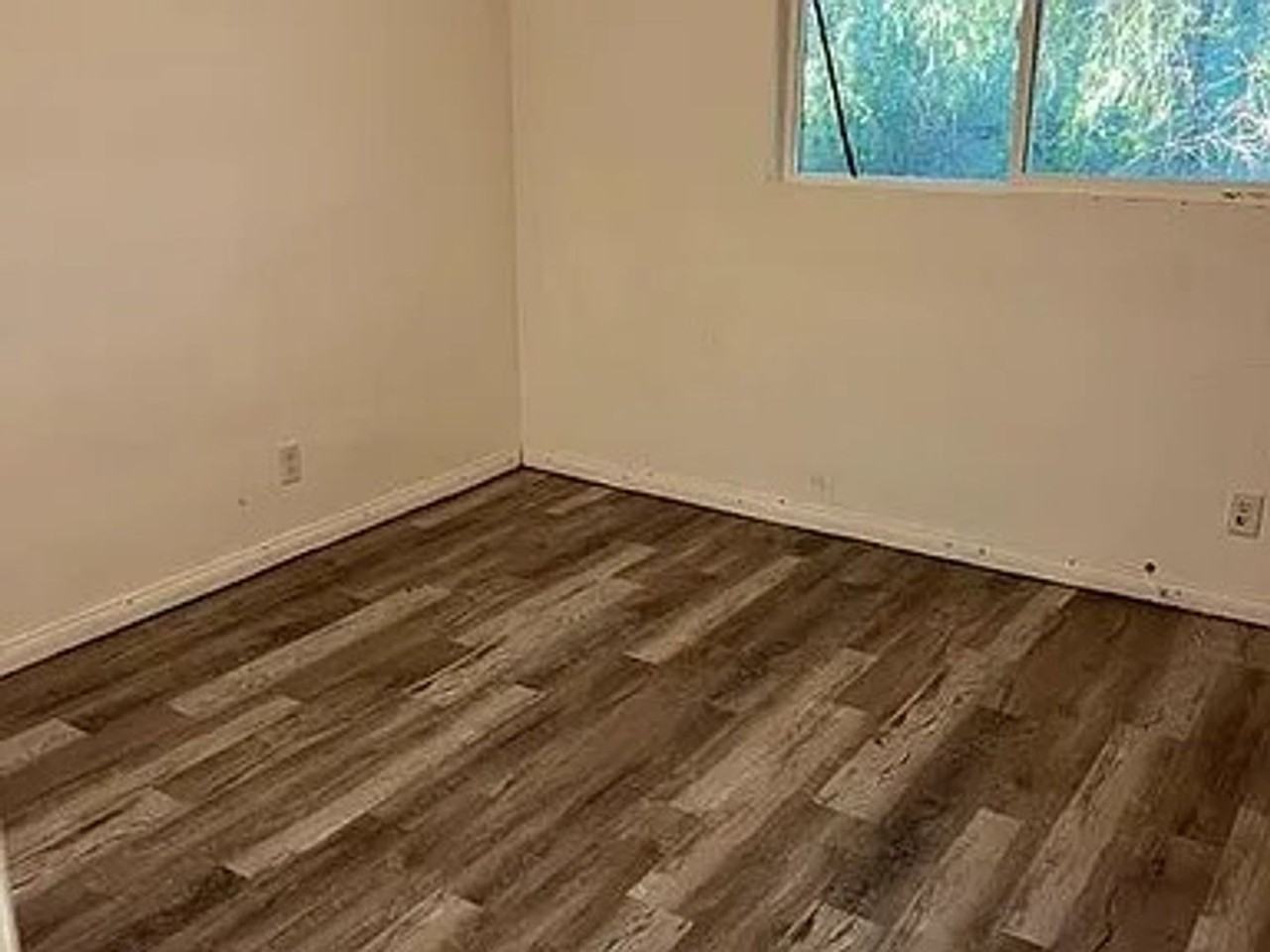 28311 Mountain View Pl - Photo 2 of 10