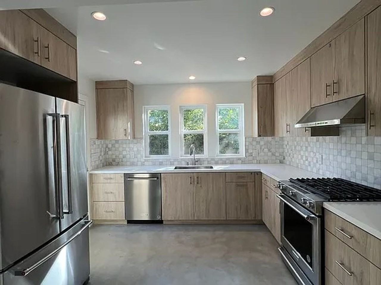 1307 S Garnsey St #2 - Photo 2 of 10