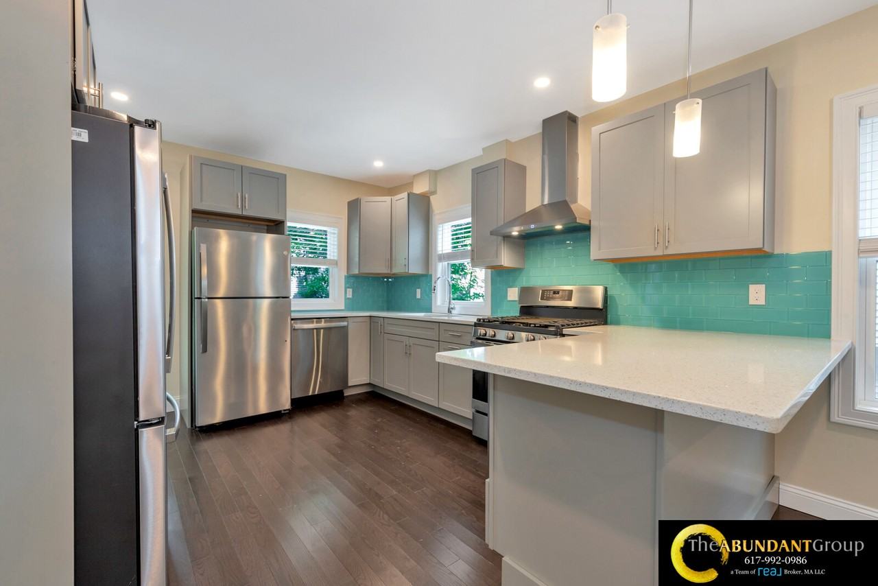 161 4th St #1 - Photo 4 of 43