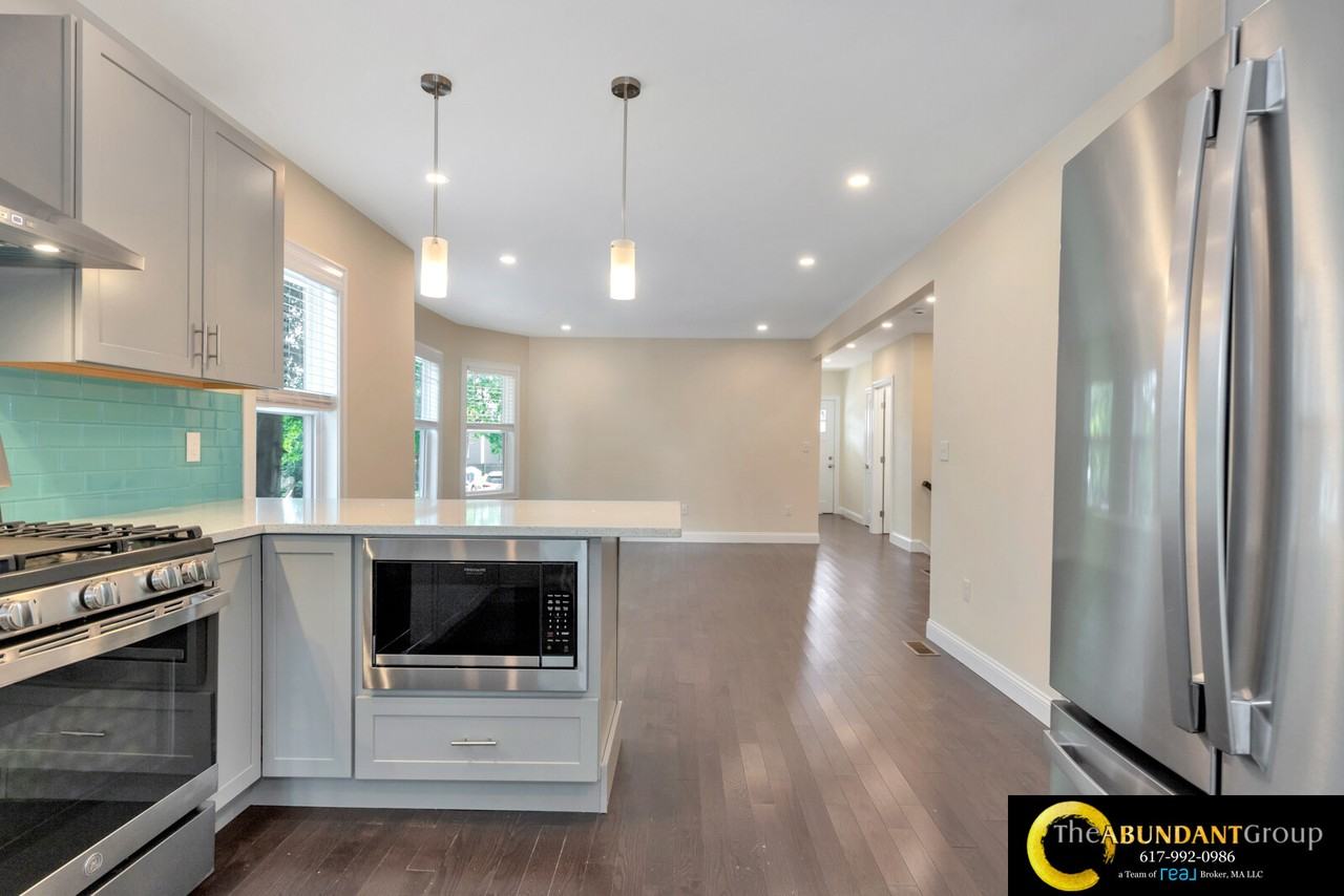161 4th St #1 - Photo 5 of 43