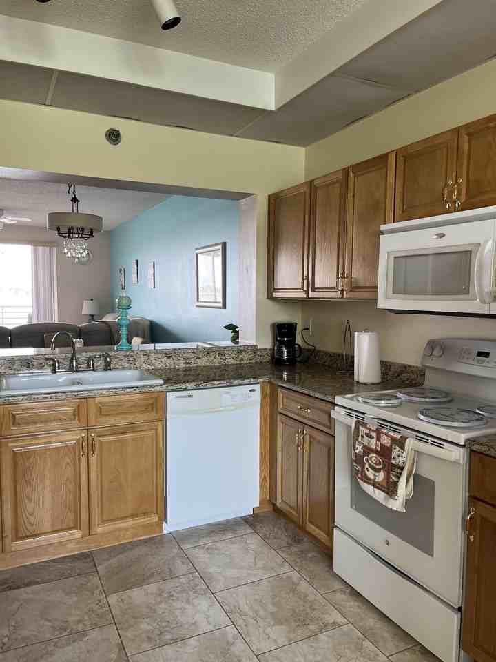 7963 Sailboat Key Blvd S #105 - Photo 3 of 30