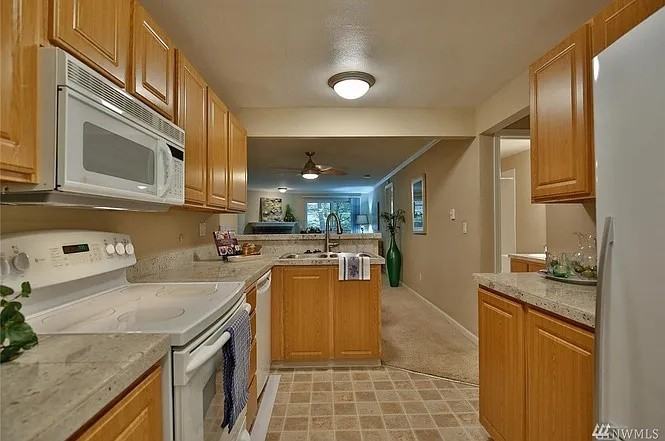 12618 100th Ln Ne #J148 - Photo 3 of 24