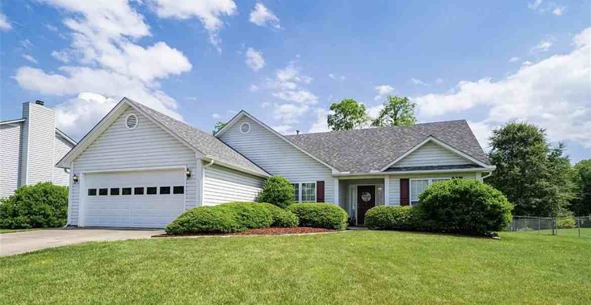 1026 Thorncrest Dr #NA - Photo 3 of 49