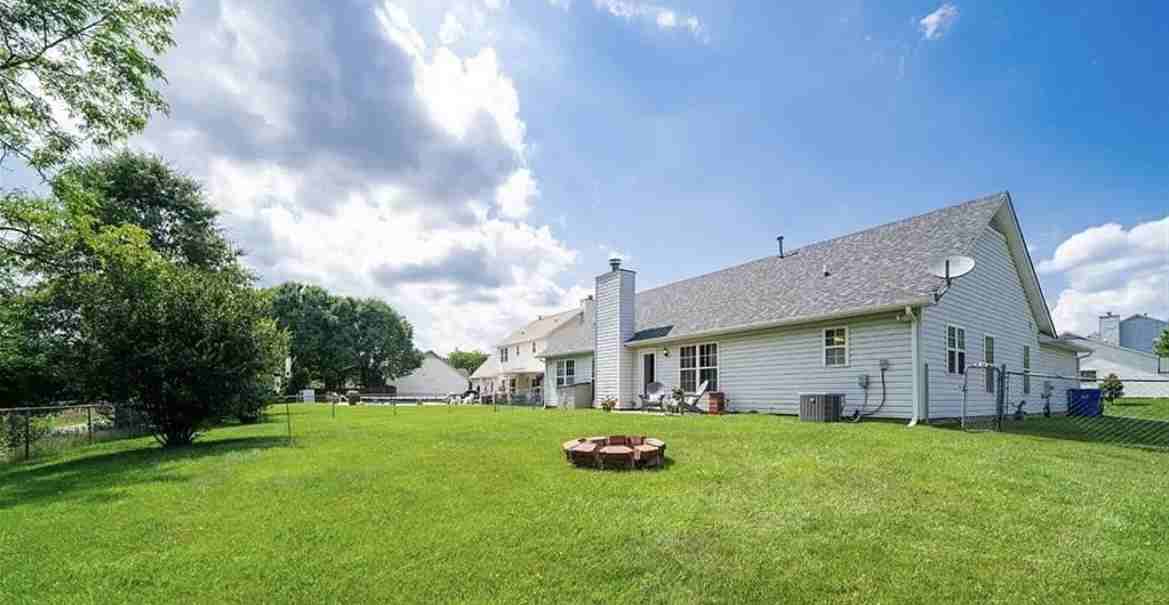 1026 Thorncrest Dr #NA - Photo 4 of 49