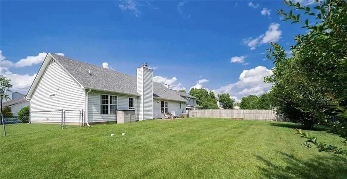 1026 Thorncrest Dr #NA - Photo 5 of 49