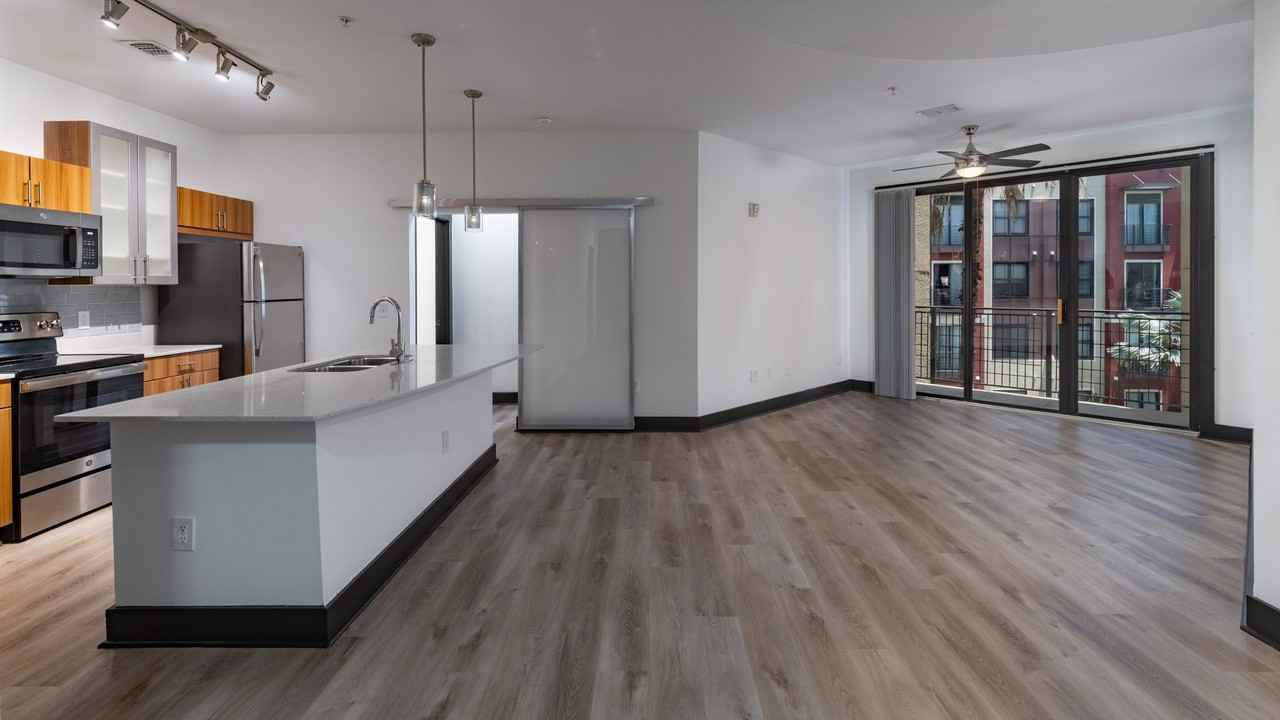 Sole on Central - Photo 2 of 28