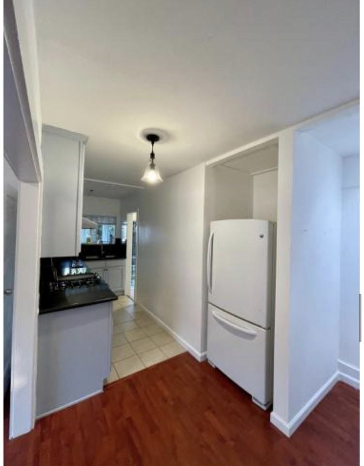 2133 East 24th Street #B - Photo 3 of 19