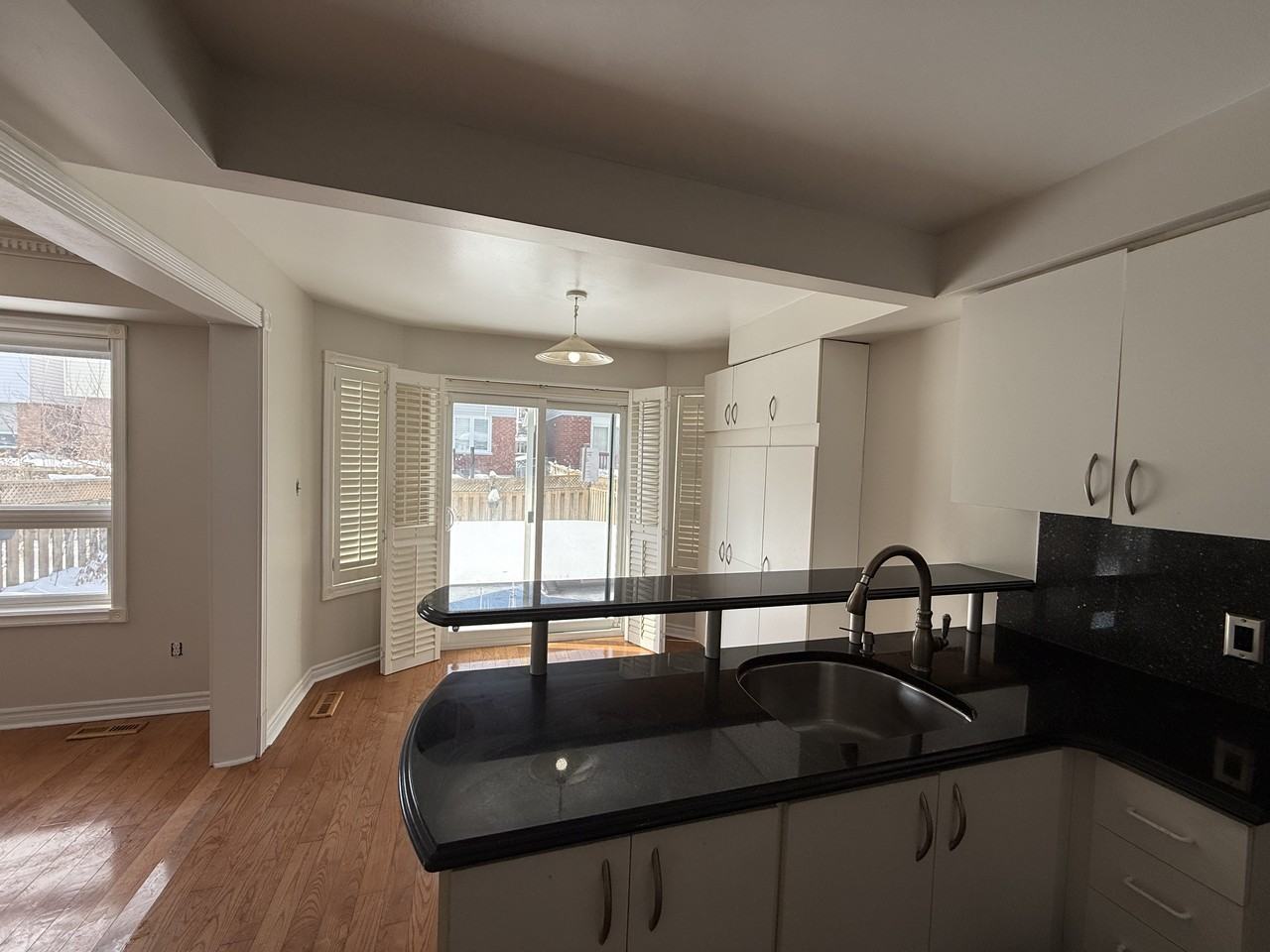 147 Andona Crescent - Photo 3 of 15