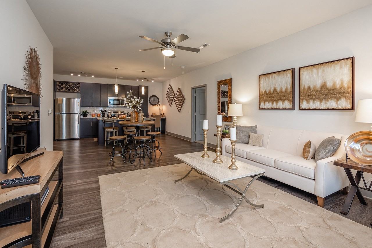 Vintage Blackman Apartments - Photo 4 of 37