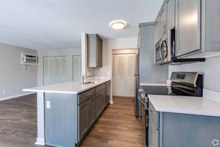 7th Avenue Apartments - Photo 1 of 1