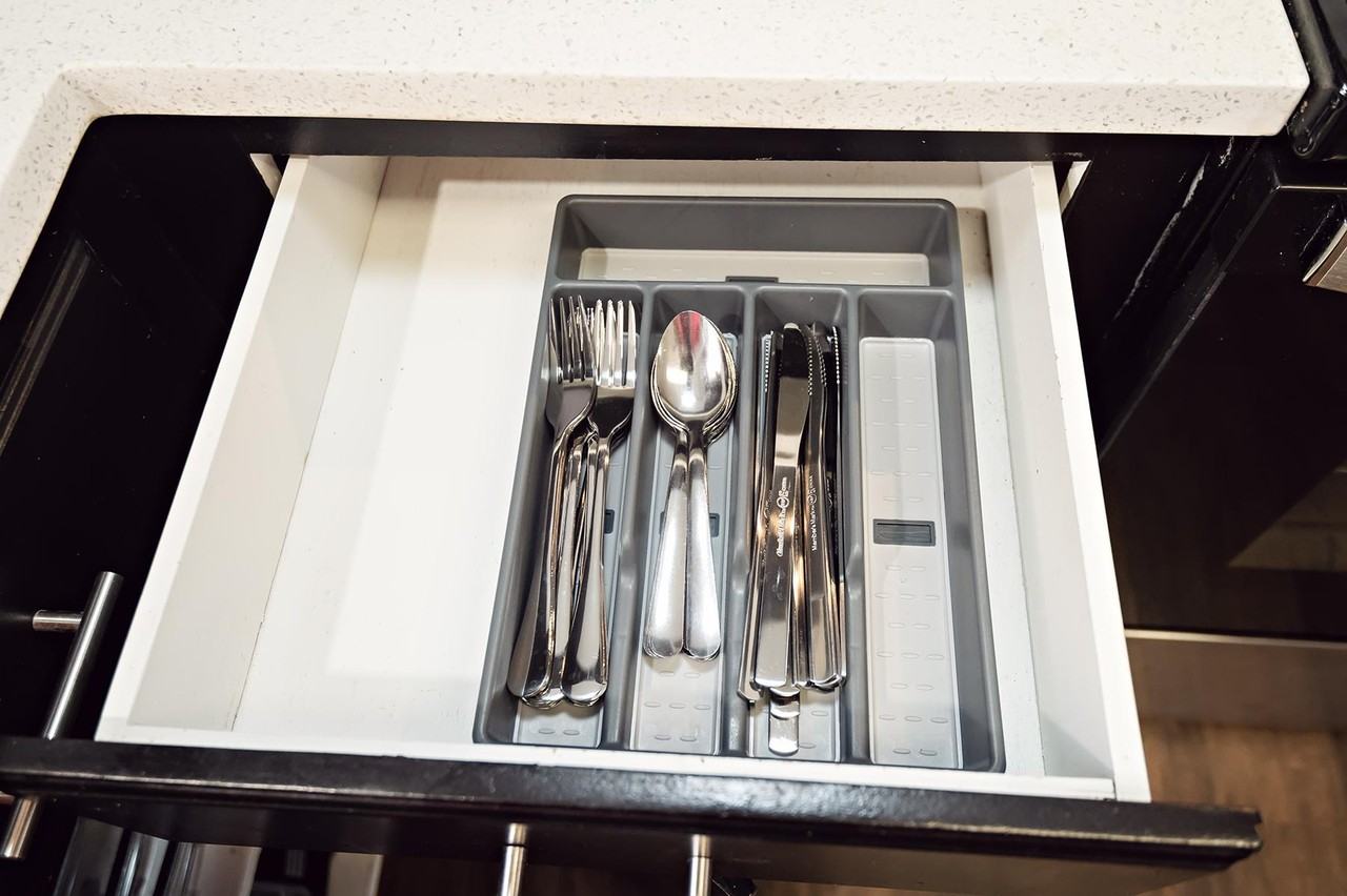 Terry Dr - Photo 3 of 32