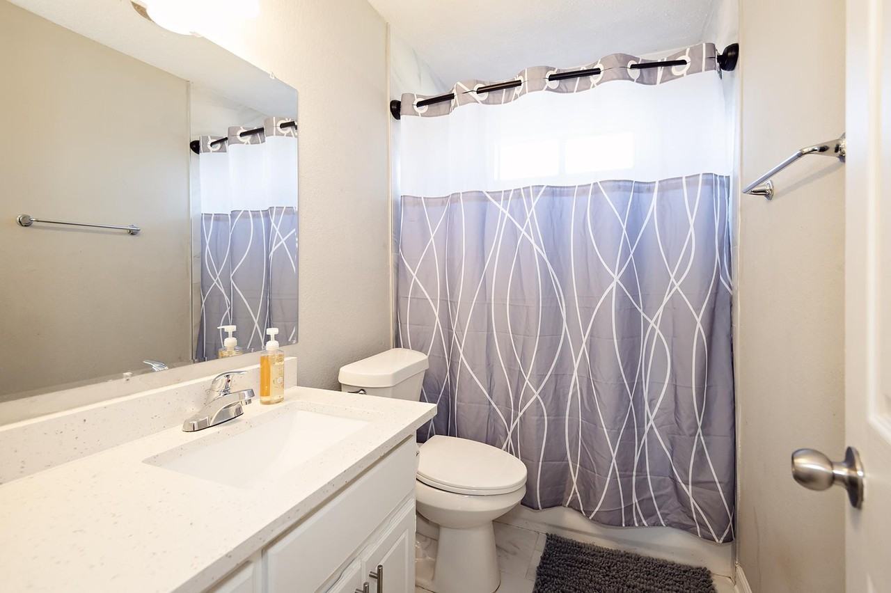 Terry Dr - Photo 6 of 32