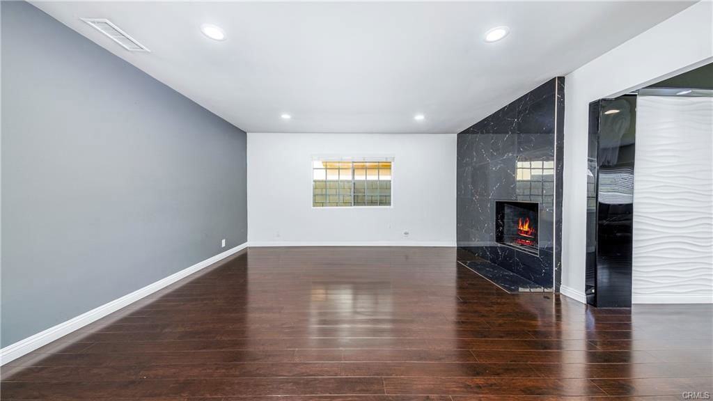7938 Ventura Canyon Ave - Photo 3 of 8