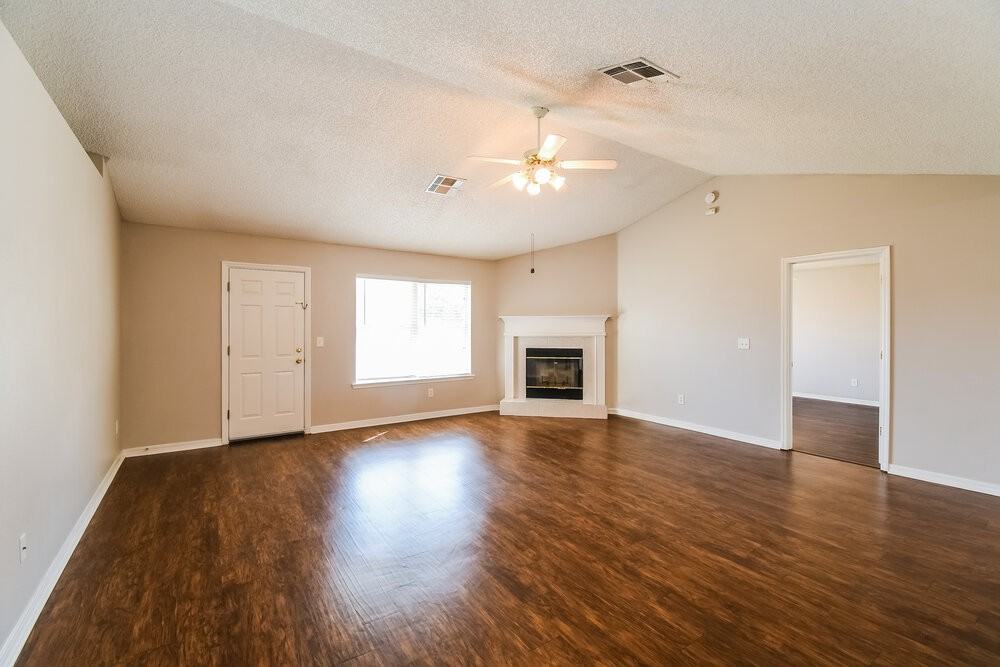 1379 Spanish Needle Ct - Photo 3 of 16