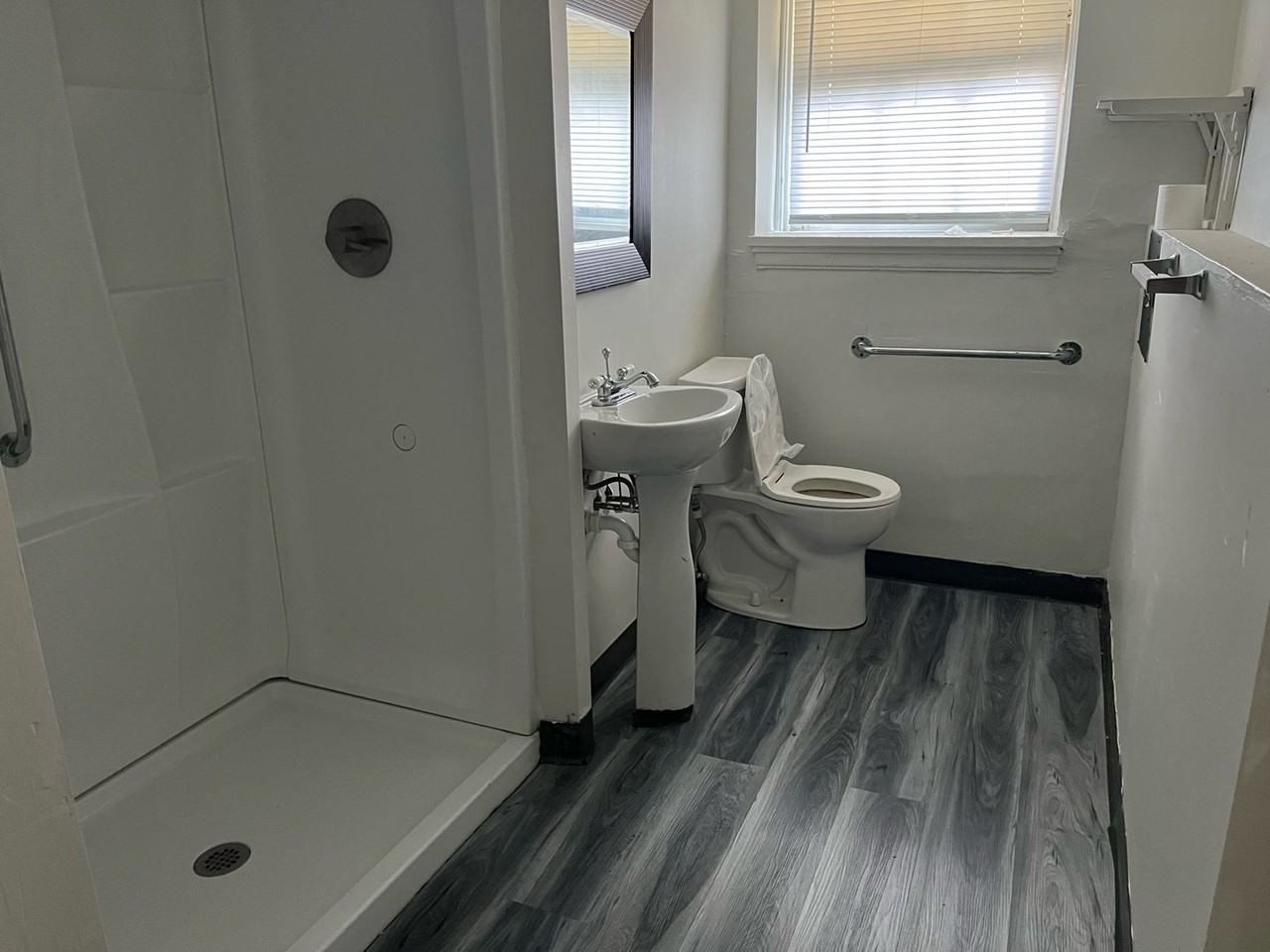 CLEMMER - Photo 6 of 16