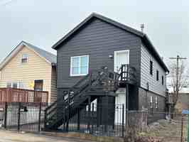 featured image of 1937 W Grand Ave #1