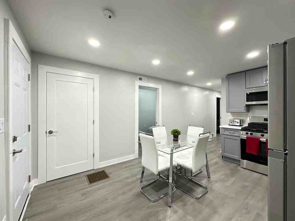 1937 W Grand Ave #1 - Photo 5 of 21