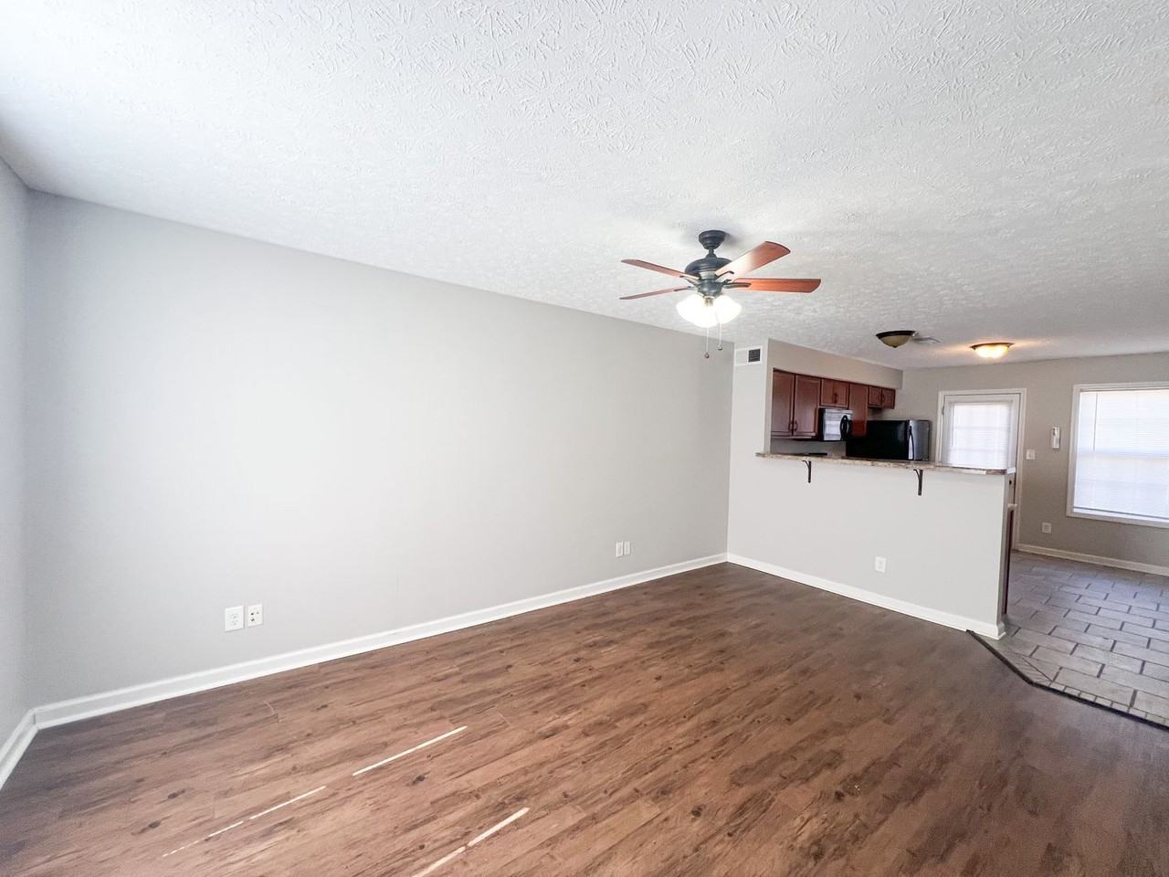 517 Patriot Park Ct - Photo 4 of 13