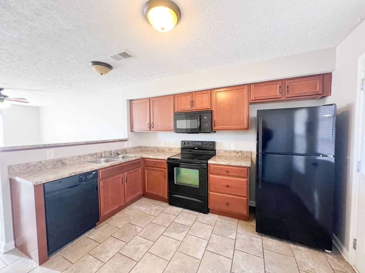 517 Patriot Park Ct - Photo 6 of 13