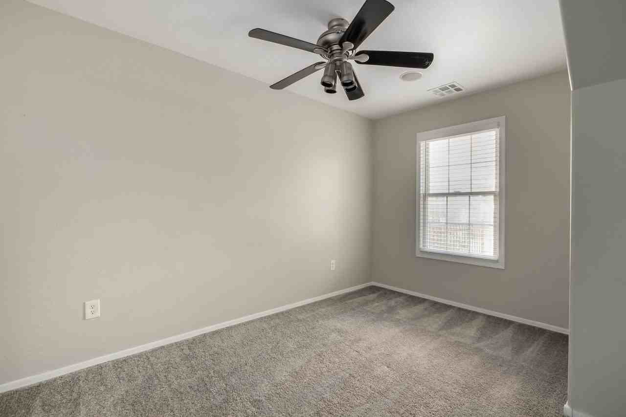2639 S Harmony Ave - Photo 4 of 27