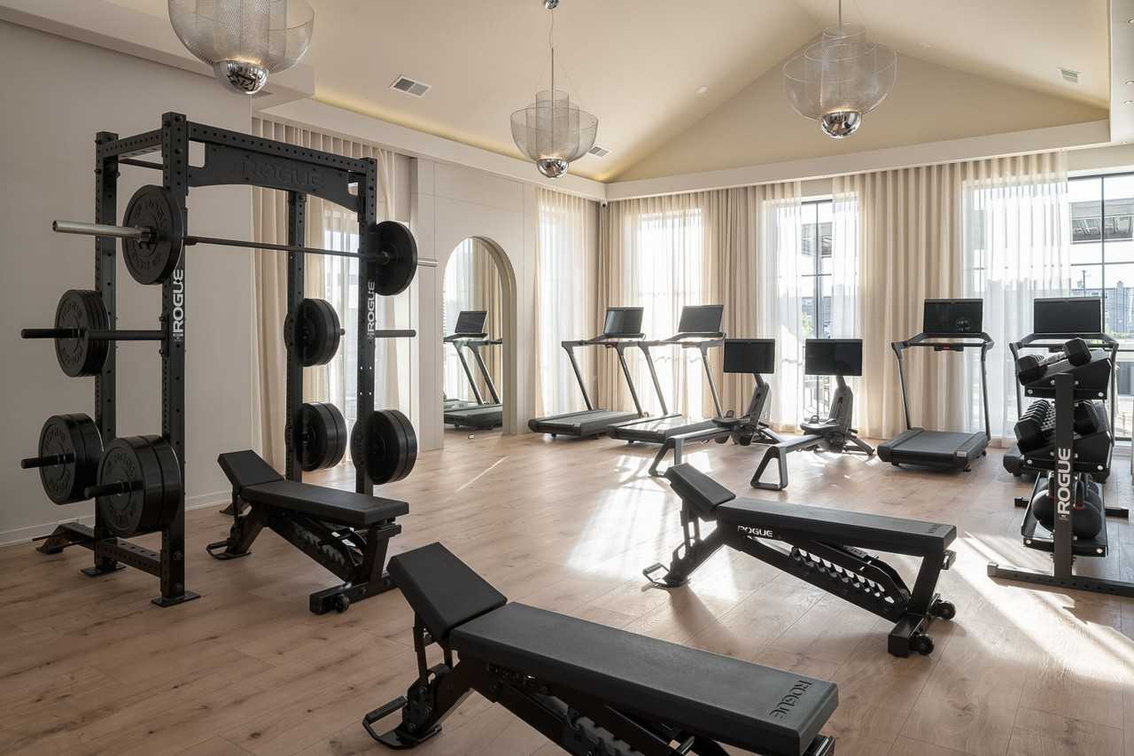 Encore at the Grove - Photo 3 of 34