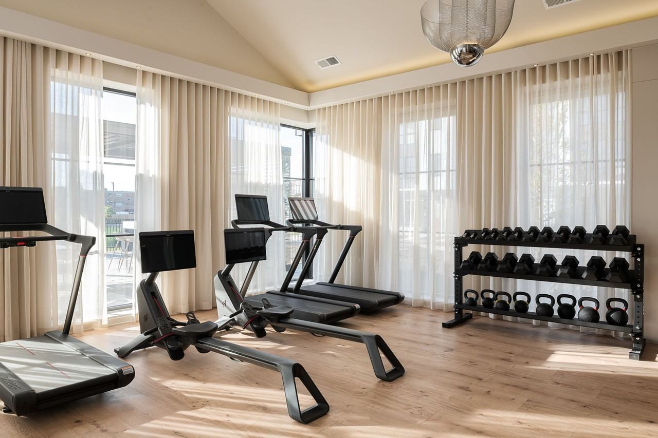 Encore at the Grove - Photo 4 of 34