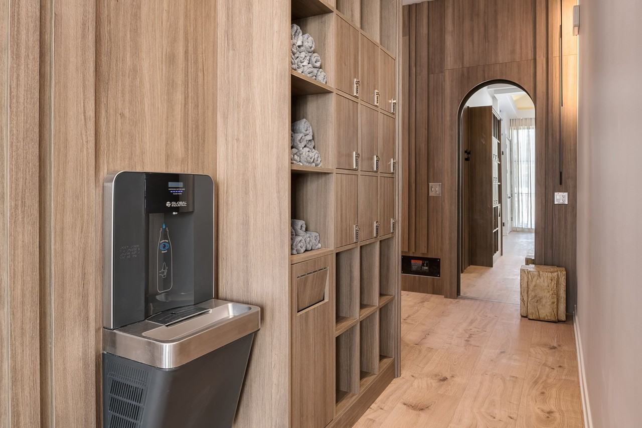 Encore at the Grove - Photo 5 of 34