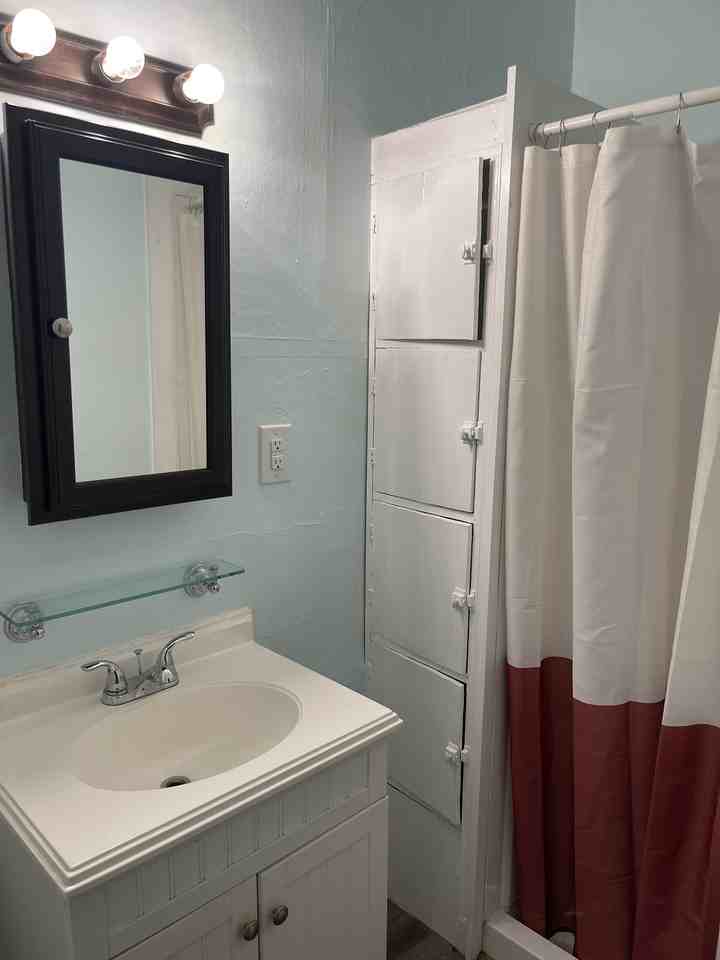121 E Locust St #4 - Photo 4 of 5