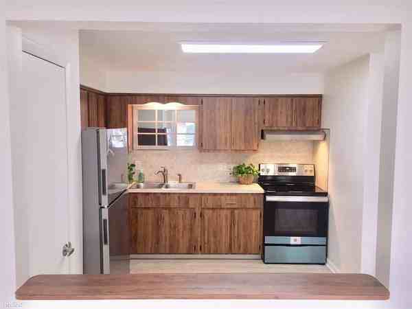 200 Kennedy Dr #9 - Photo 7 of 17