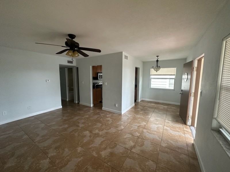 210 6th Ave N #8 - Photo 5 of 12
