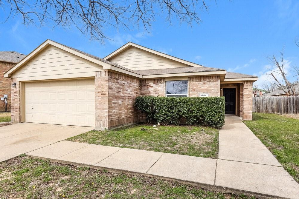 14841 Bell Manor Ct - Photo 3 of 16