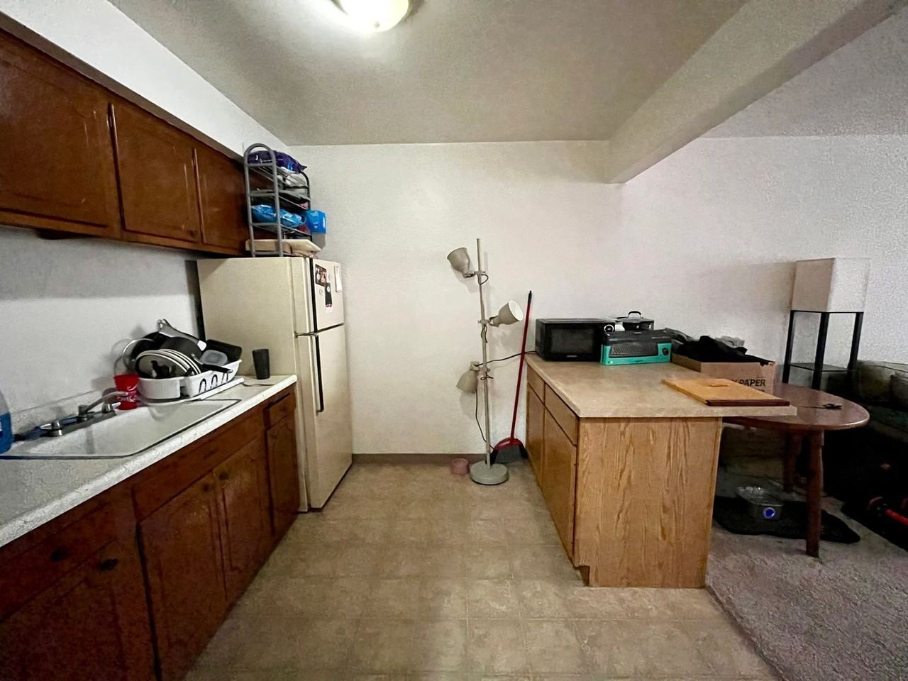 2555 N Farwell Ave - Photo 4 of 17
