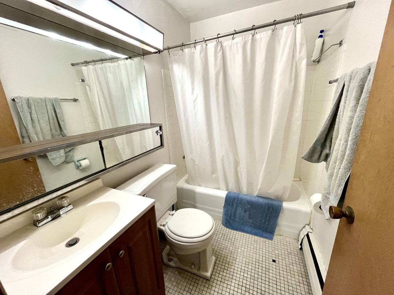 2555 N Farwell Ave - Photo 7 of 17