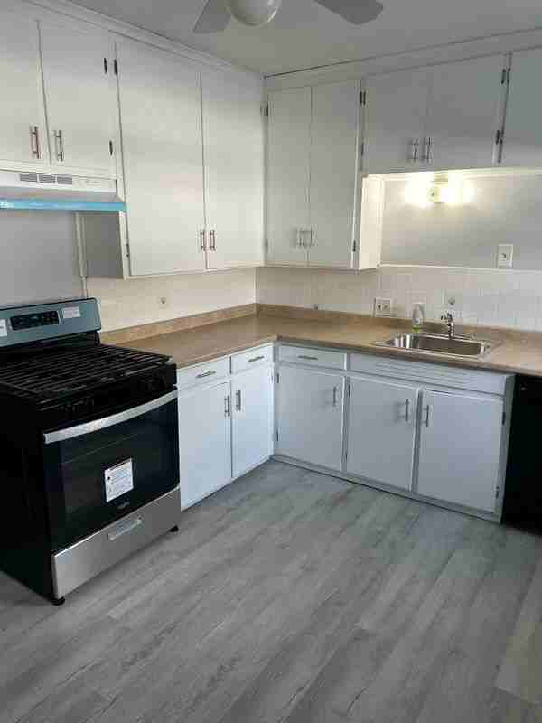 124 Woodruff Ave ##1 - Photo 6 of 10