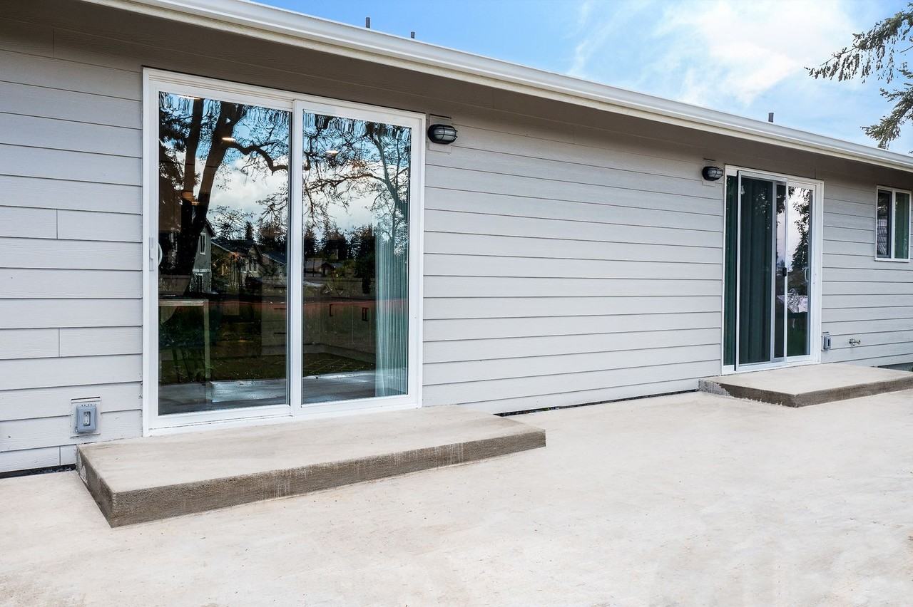 17425 29th Ave E - Photo 2 of 20