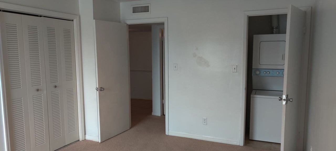 285 Wymore Rd - Photo 3 of 17