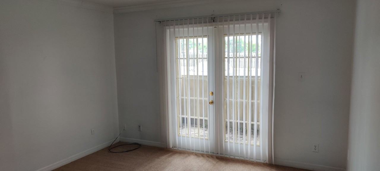 285 Wymore Rd - Photo 4 of 17