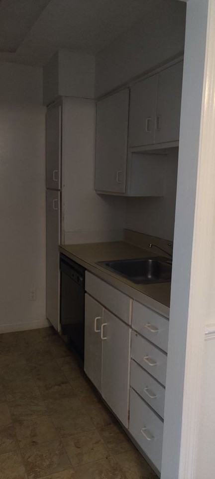 285 Wymore Rd - Photo 6 of 17