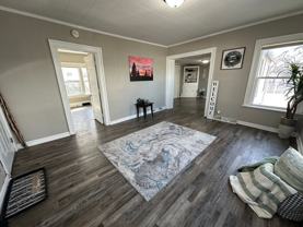 723 W Parker St - Photo 1 of 1