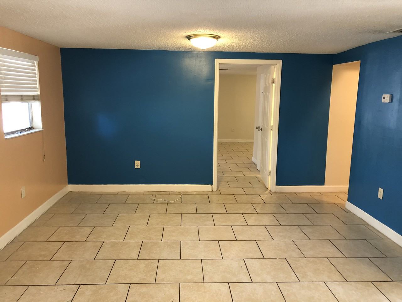 3513 E Emma St - Photo 2 of 10
