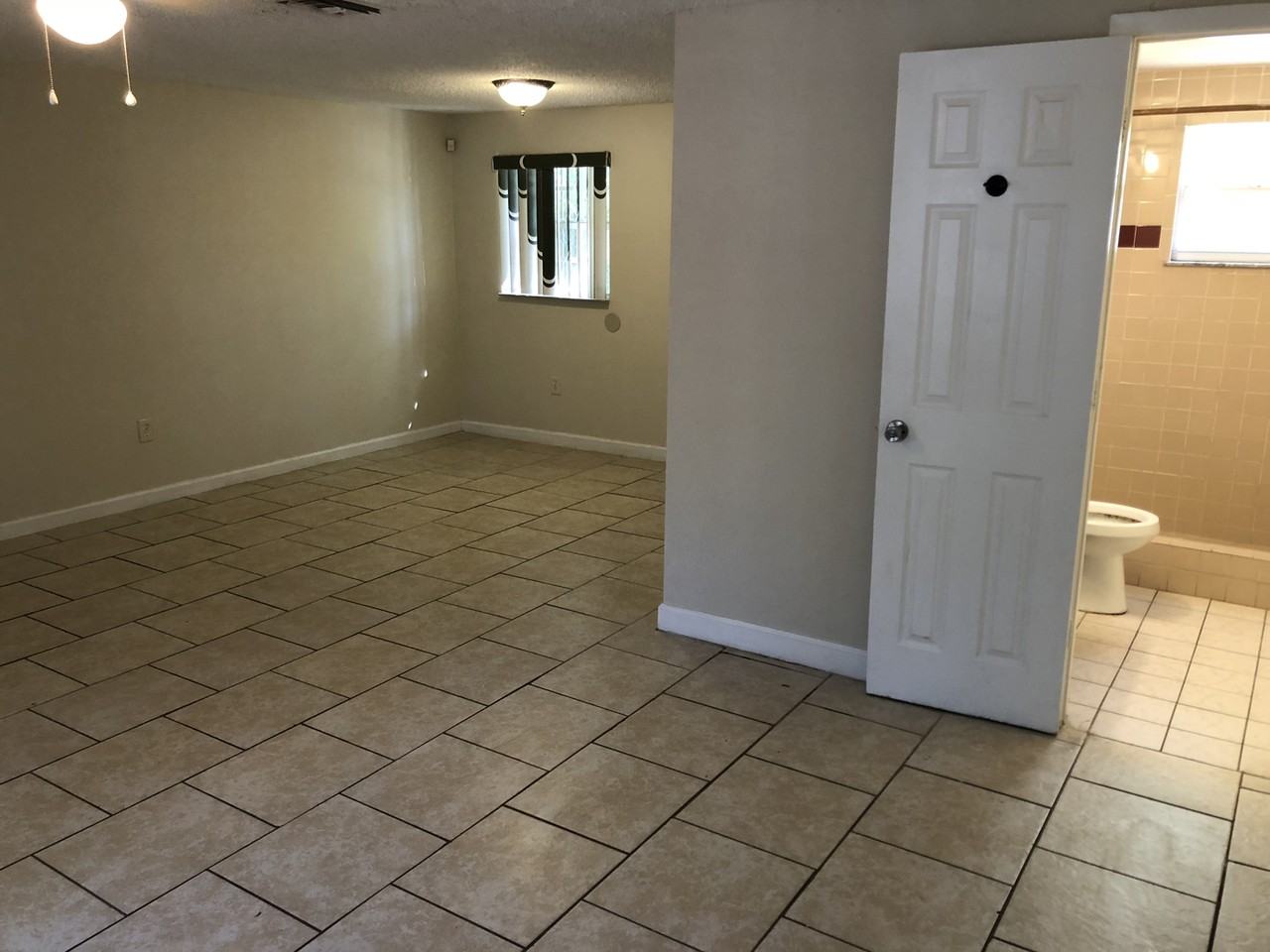 3513 E Emma St - Photo 5 of 10