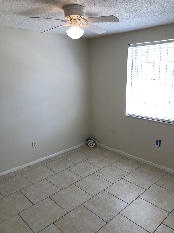 3513 E Emma St - Photo 7 of 10