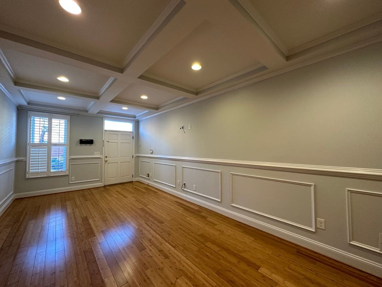 305 S Ann St - Photo 2 of 30