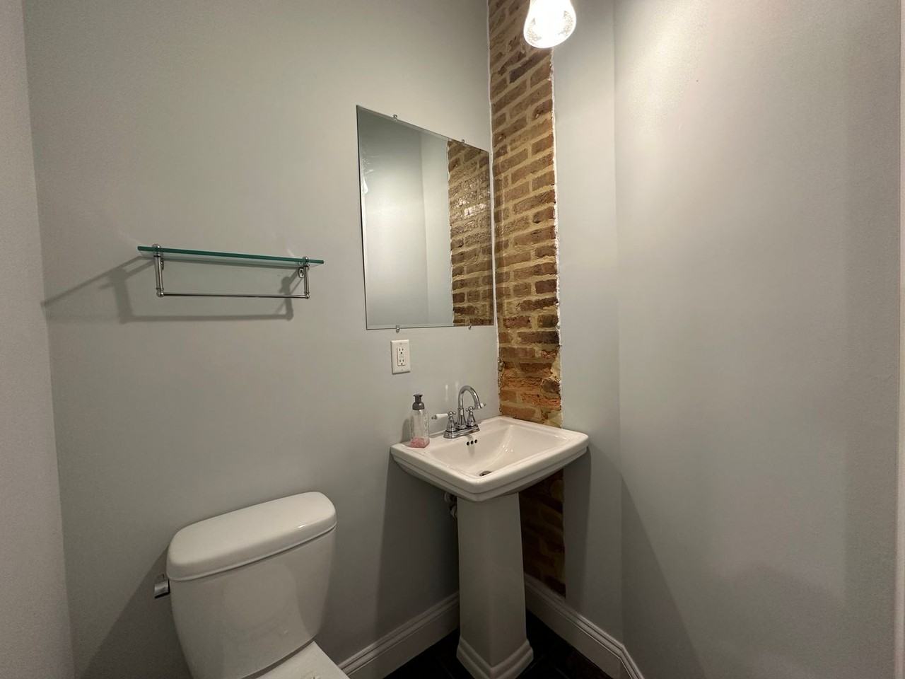 305 S Ann St - Photo 5 of 30