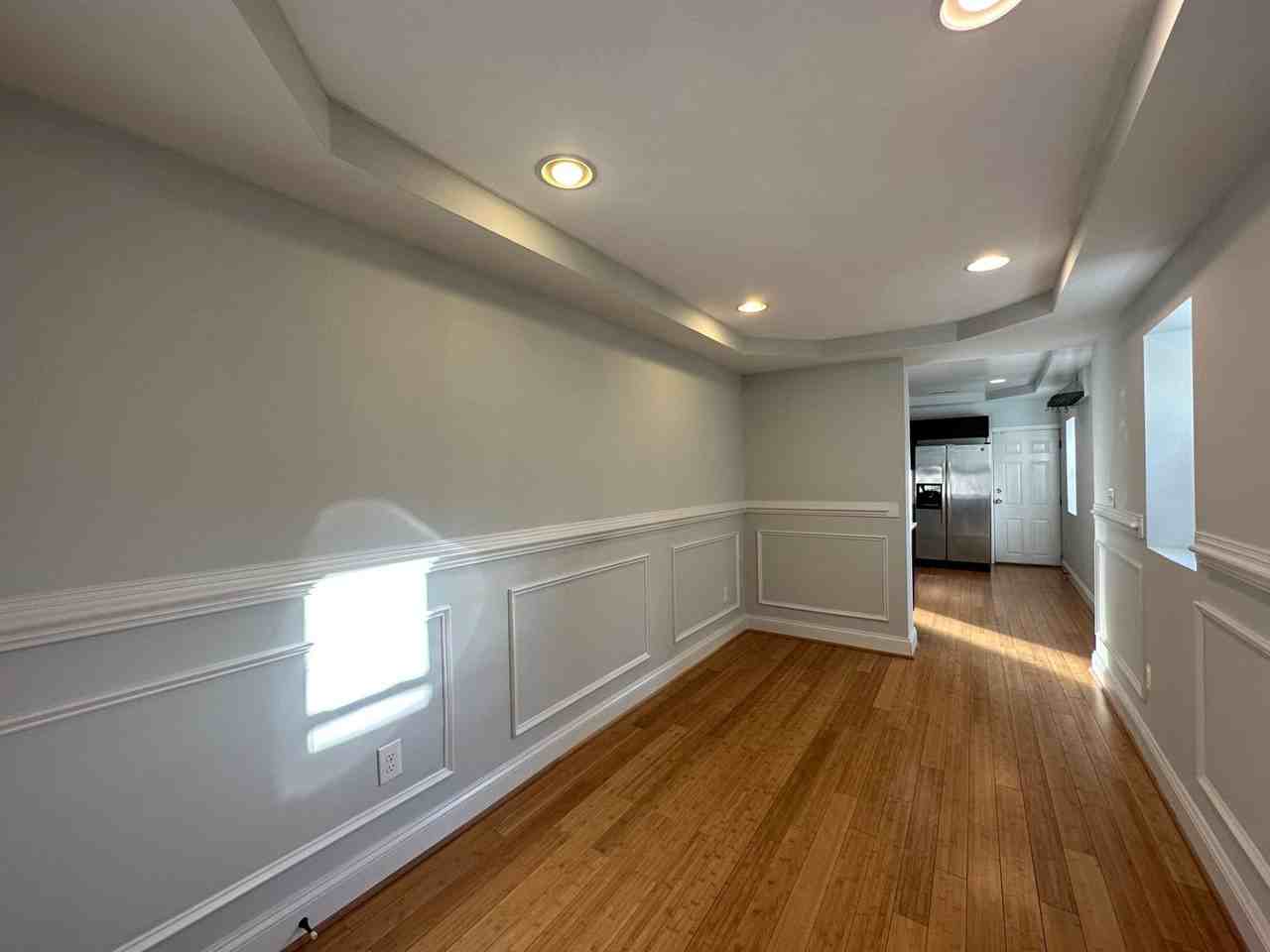 305 S Ann St - Photo 6 of 30